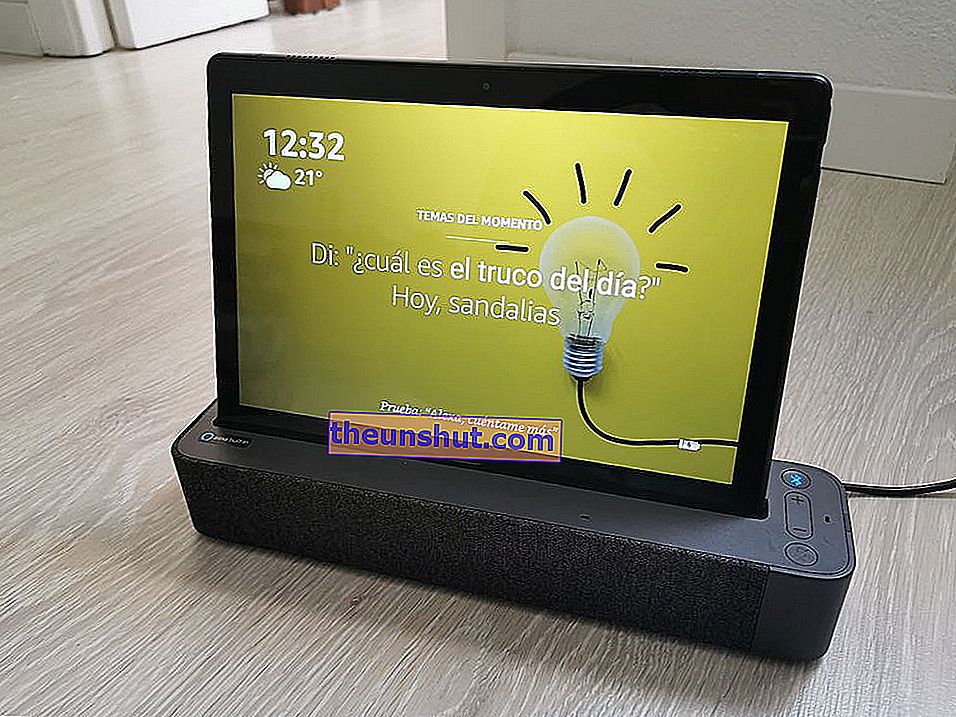 Lenovo Smart Tab P10 con supporto per altoparlanti