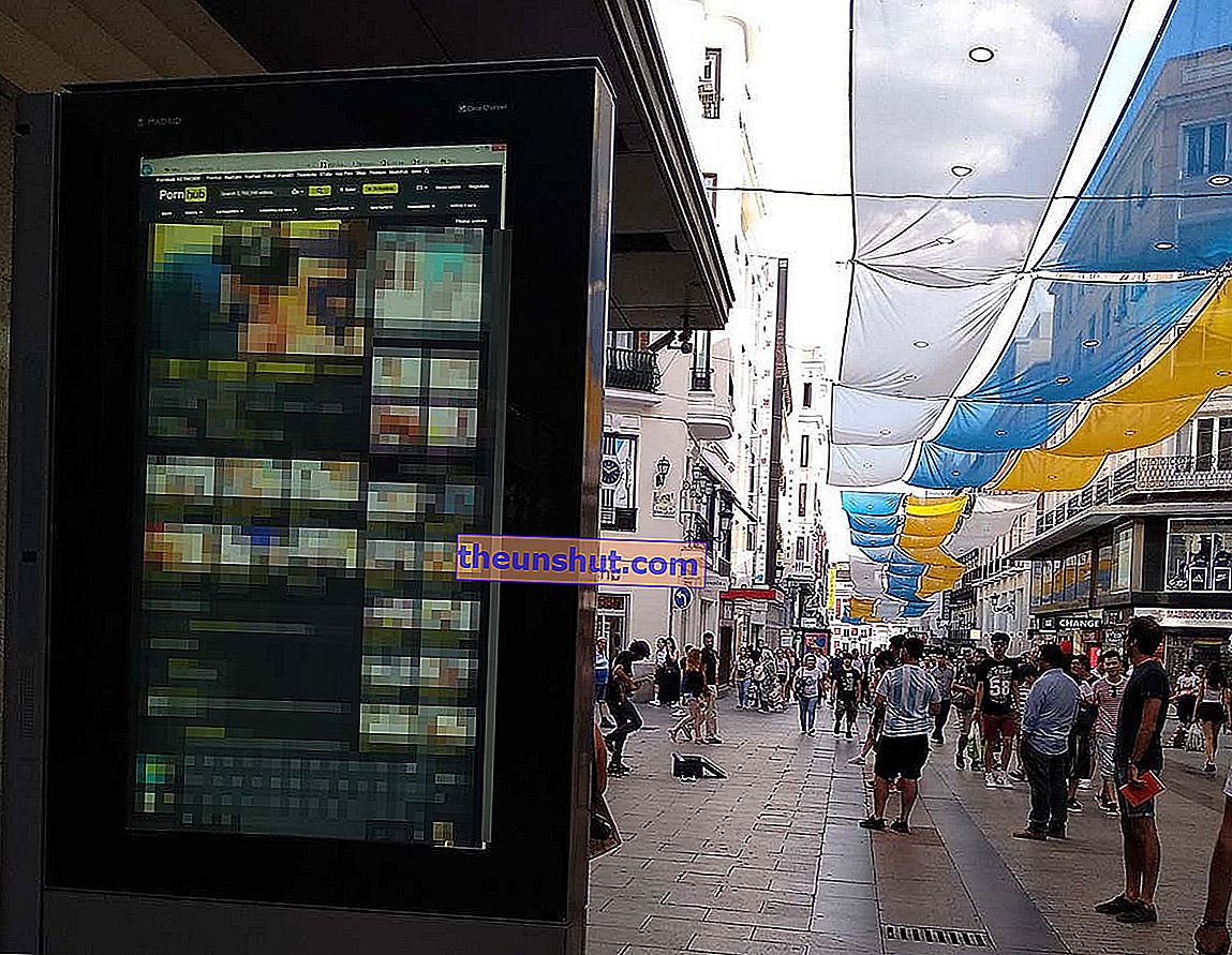 En hacker formår at snige en pornovideo på skærmen i en butik i Madrid