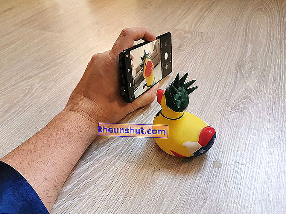 Xiaomi Mi 9T Pro con selfie duck