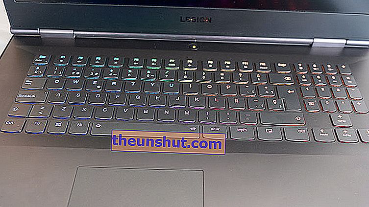 min erfaring med at bruge Lenovo Legion Y740-tastaturet
