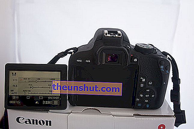 Тест на екрана на Canon EOS 800D