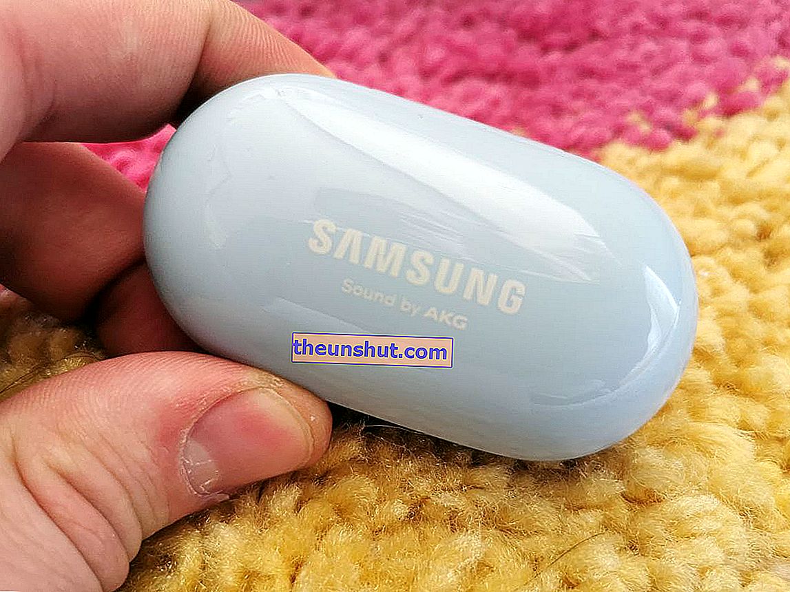 Samsung Galaxy Buds Plus затворена кутия