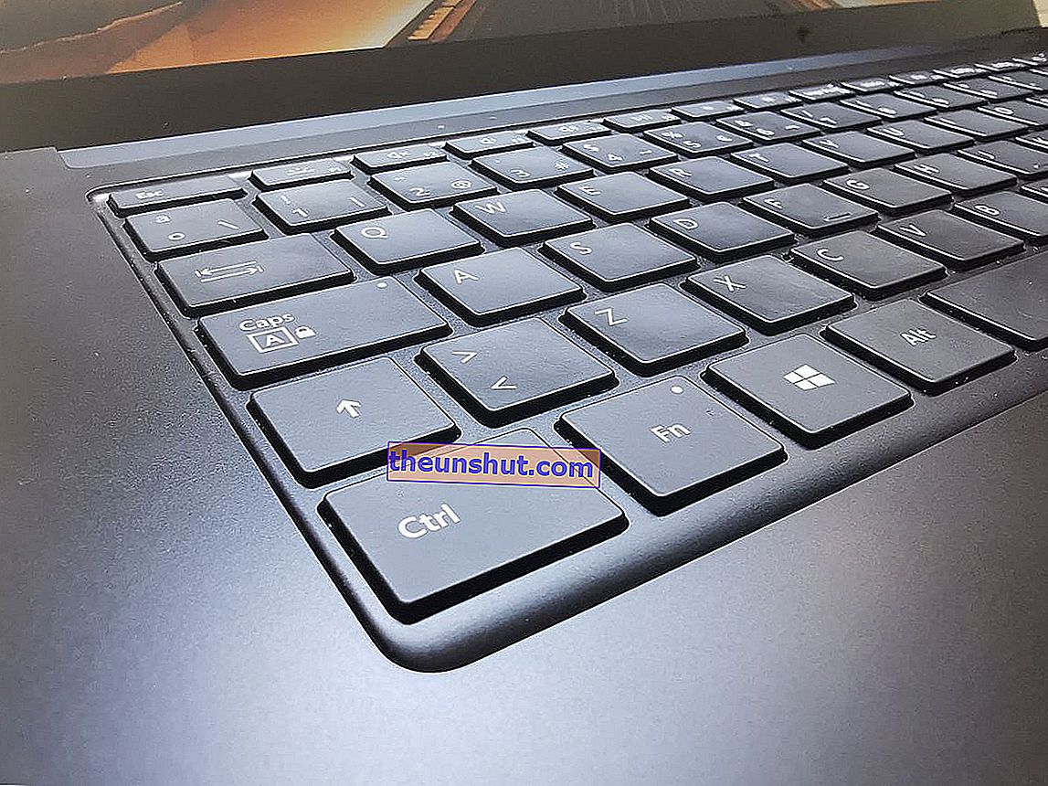 Клавиатура на Microsoft Surface Laptop 3