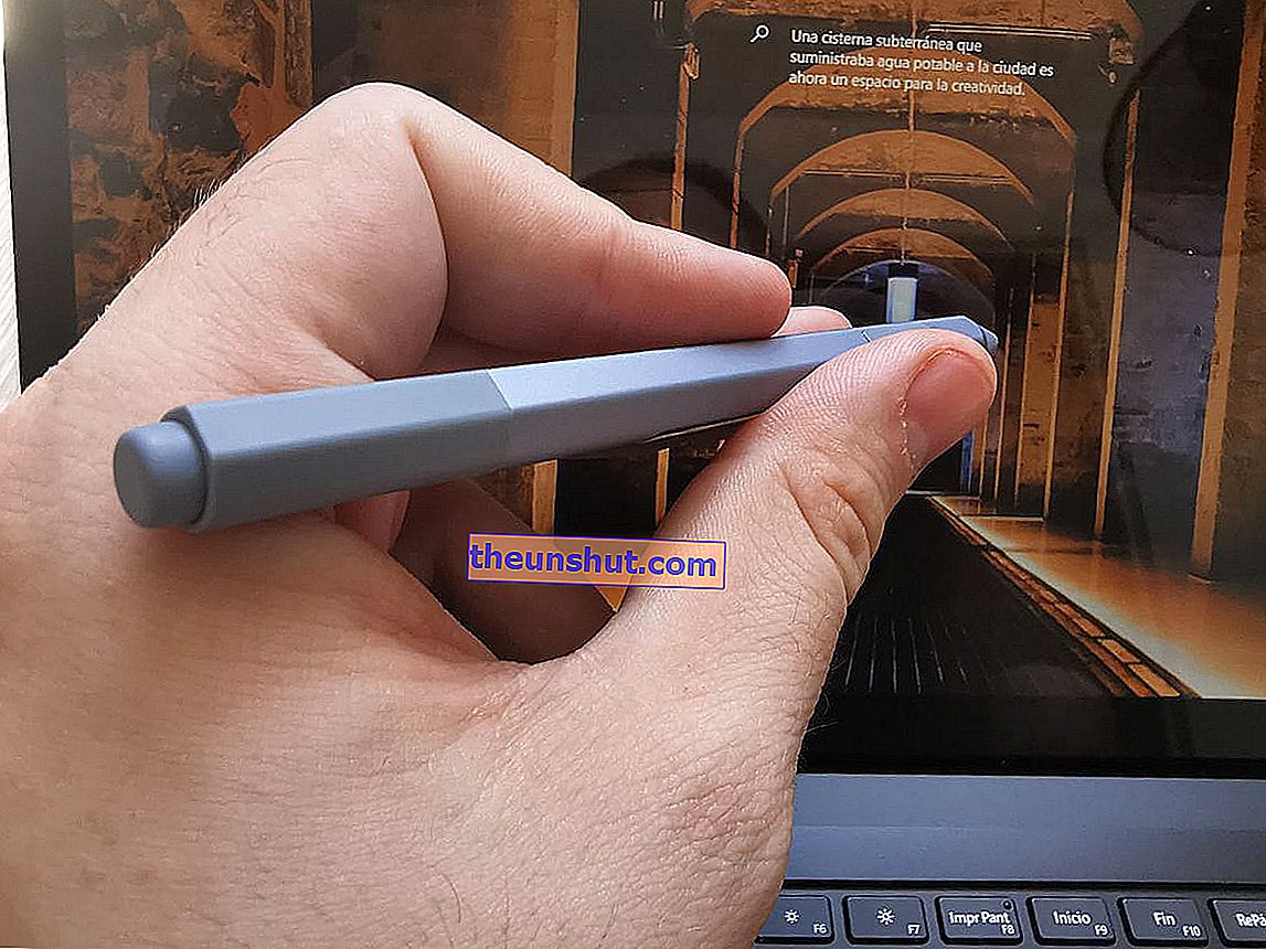 Microsoft Surface Laptop 3 молив