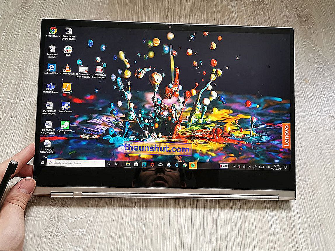 Lenovo Yoga C930 обърнат екран