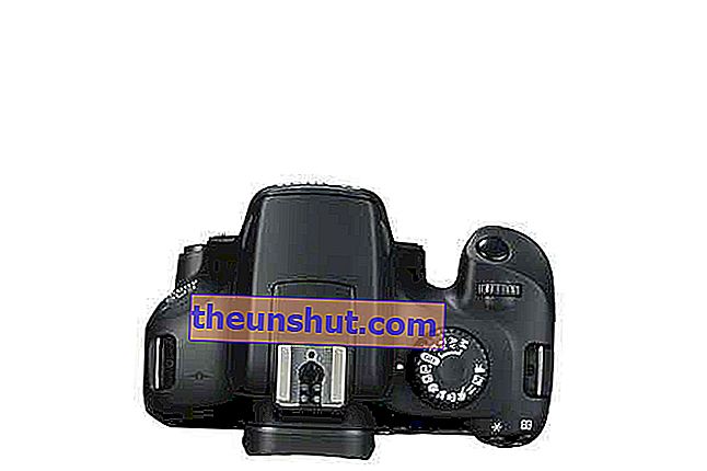 Canon EOS 4000D top
