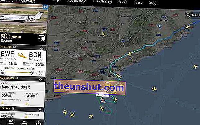 Web Flightradar 24 repüléssel Barcelonában