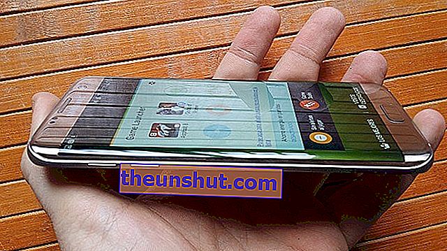Samsung Galaxy S7 edge kéz