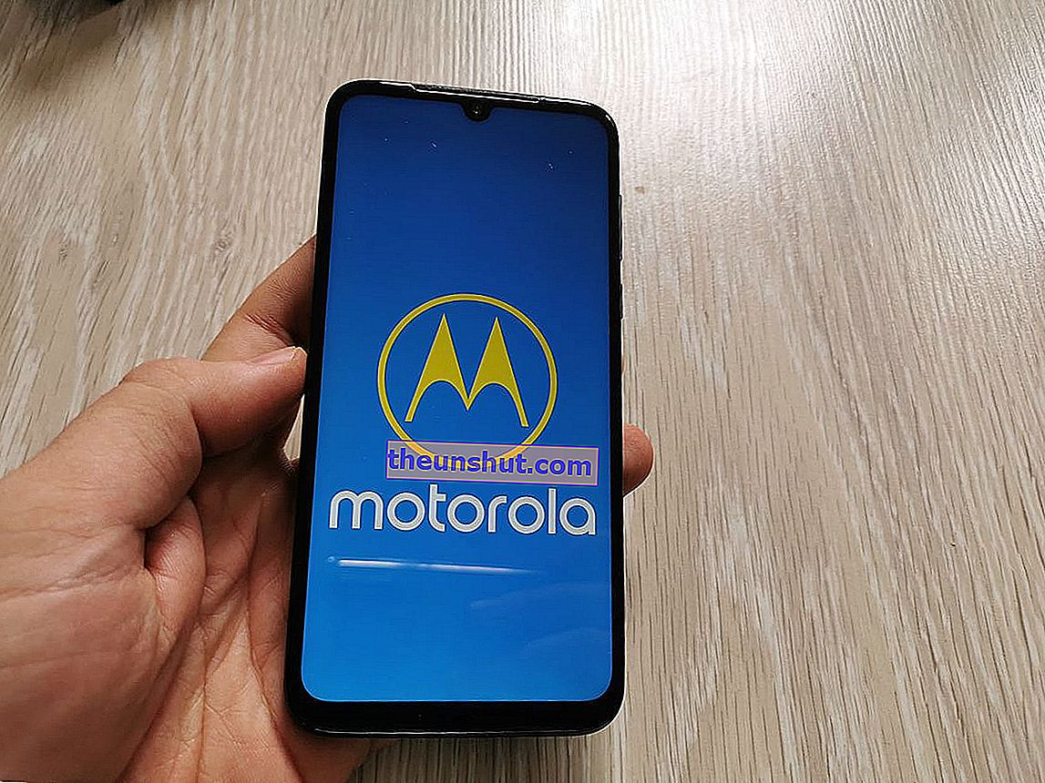 Motorola Moto G8 Plus skærm