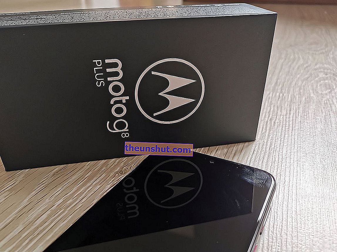 A Motorola Moto G8 Plus 5 gombja