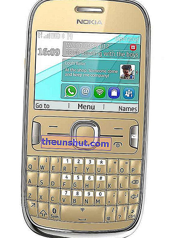 Nokia Asha 302 01