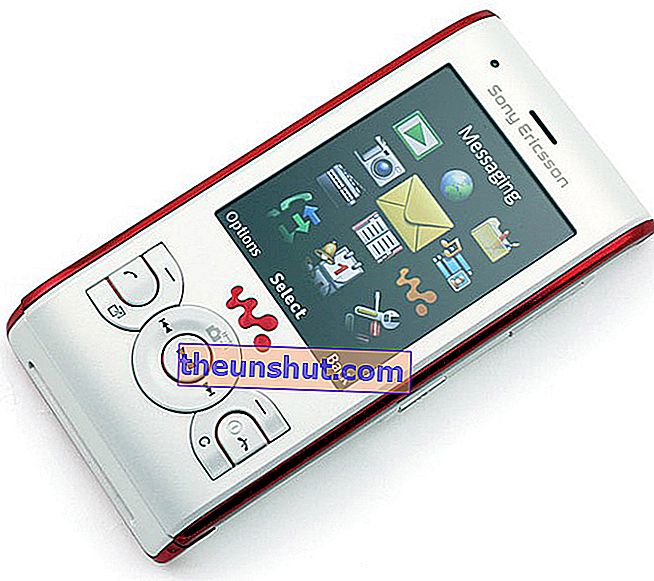 2009_08_24_Sony Ericsson W595-4