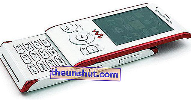 2009_08_24_Sony Ericsson W595-5