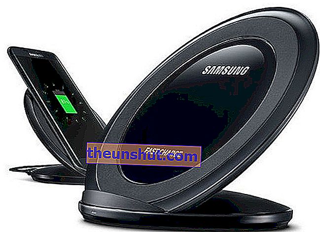 Безжично зарядно устройство на Samsung