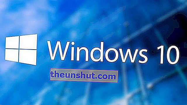 Hvordan dele Windows 10-skjermen i 2 eller 4 applikasjonsvinduer