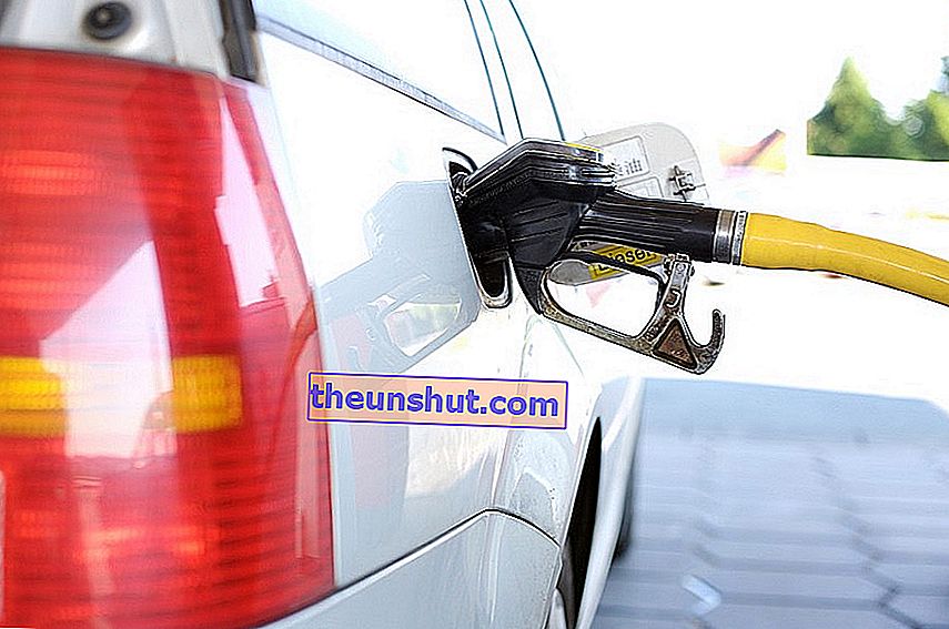 10 nettsteder og apper for å finne de billigste bensinstasjonene