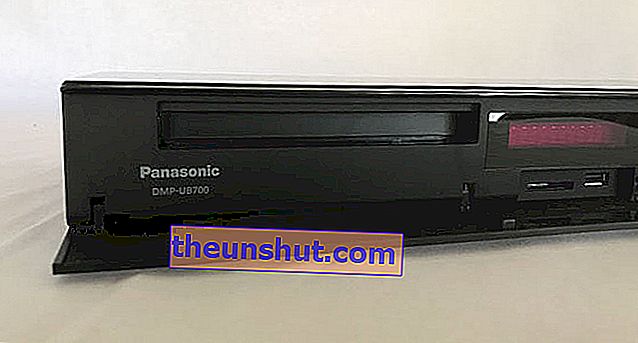тест Panasonic DMP-UB700 передня кришка